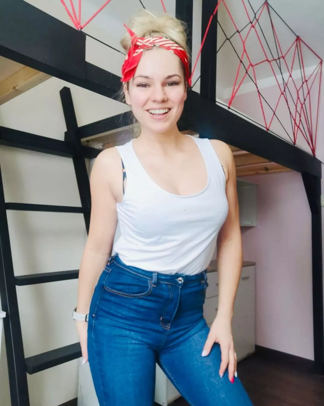 Oszałamiająca stylizacja Artystki disco polo wzbudza emocje fanów! Hitem jest to, co ma na głowie!